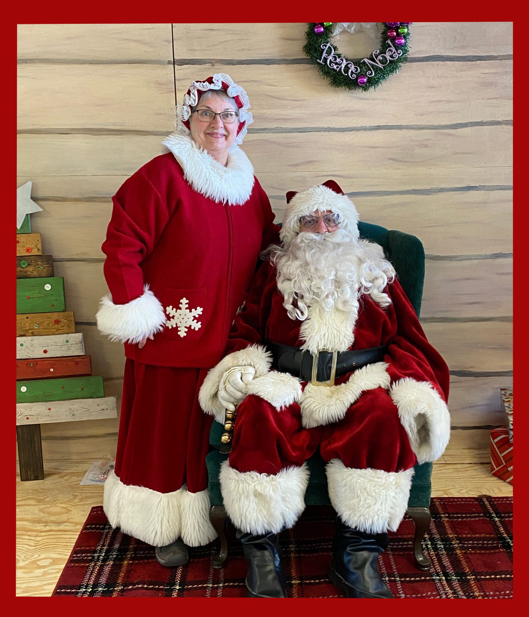 Mr & Mrs Santa in Sheboygan Falls